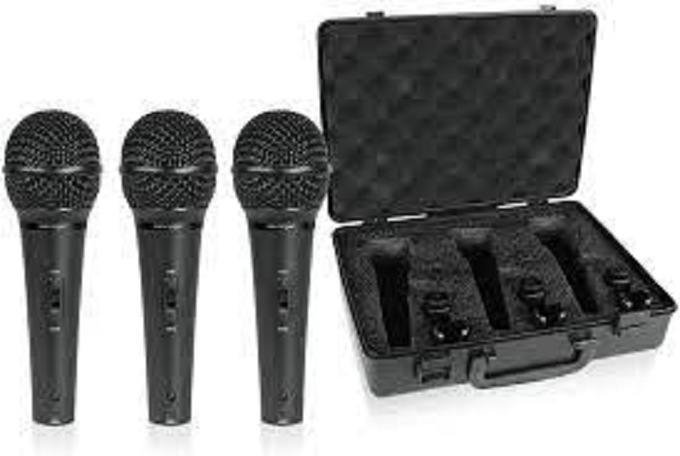 Behringer Ultravoice XM1800S Set of 3 Dynamic Cardioid Vocal and Instrument Microphones